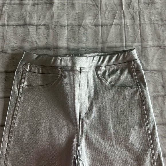 NWOT Metallic Silver Legging - Picture 3 of 9